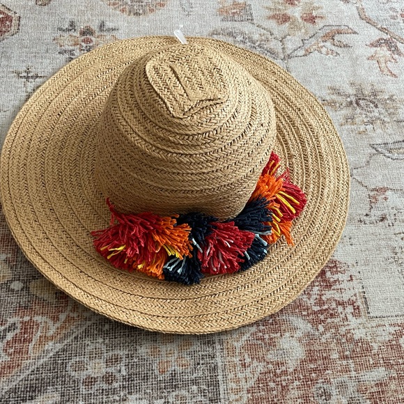 NY&C NWT straw Pom Pom beach hat - Picture 2 of 6